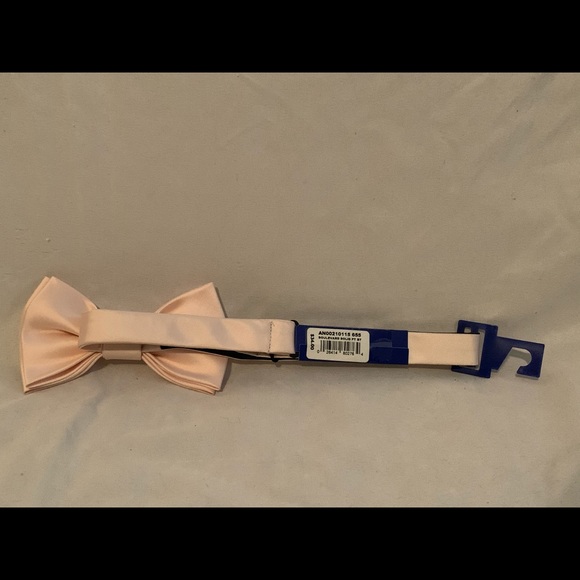 APT. 9 Mens Boulevard Solid Pink Bow Tie Pre-tied - Picture 4 of 7
